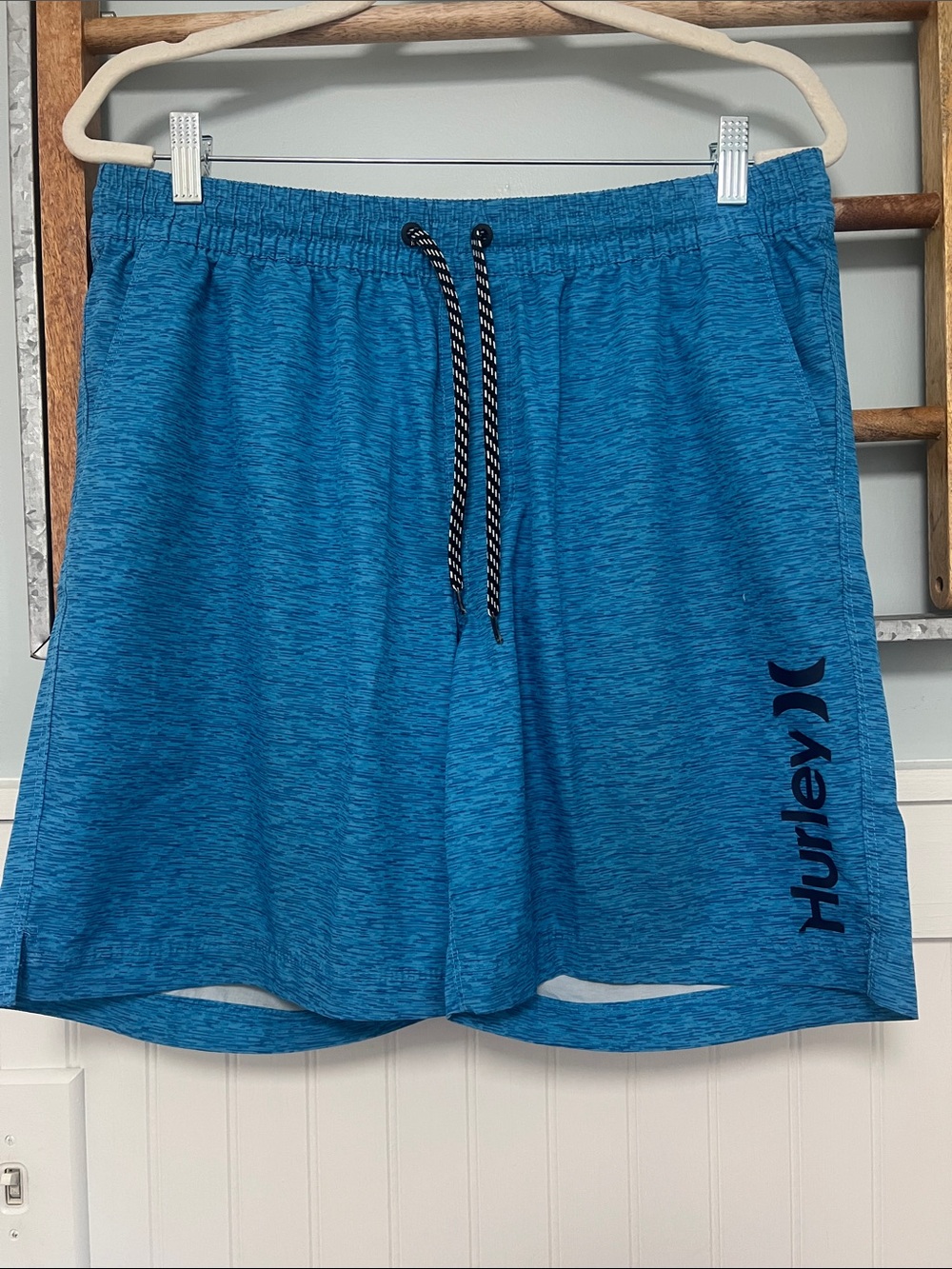 Hurley men’s static volley swim shorts large blue